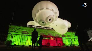 Lyon  Fête des lumières 2018  Petite place pour de grands rêves  place Bellecour [upl. by Weinert]