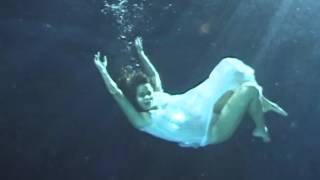 Agua Underwater Contemporary Dance  Danza  Proyecto Movimiento [upl. by Eidas125]