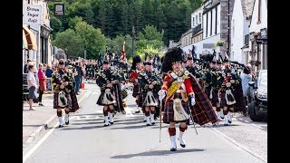 The Highlanders Pipes amp Drums lead the Queens Guard of Honour through Ballater to barracks Aug 2018 [upl. by Adorl]