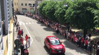 Il passaggio del Giro dItalia da Barberino di Mugello [upl. by Kellby]