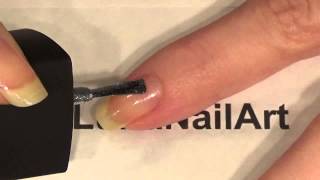 Tuto vidéo  Comment appliquer le vernis a ongles [upl. by Elenaj]