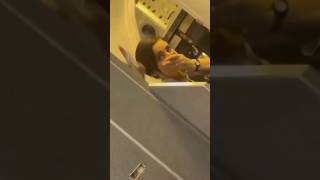 Un pedo feo dentro del avión🤣  Varónalegría varonalegria [upl. by Arednaxela]