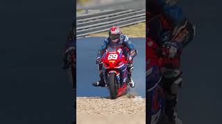 Medallia Superbike rider Hayden Gillims Disrupt Racing Suzuki sprung an oil leak in race two [upl. by Hpesoj]