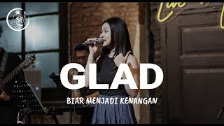 Biar Menjadi Kenangan Reza Artamevia  Live cover by GLAD at Rooftop Coffee Padjajaran [upl. by Gamin]