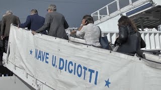 Visita alla nave Diciotti [upl. by Erbe]