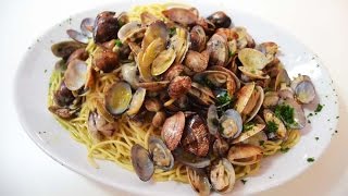 Ricetta  Spaghetti con vongole veraci [upl. by Januarius464]