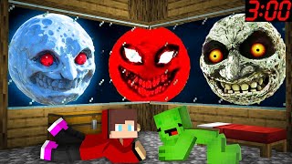 Surviving the Lunar Nightmare Scary Moon Maze Challenge in Minecraft [upl. by Vick]