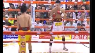 Full Fight ศรีสะเกษ ศรุ่งวิสัย vs ฮิโรฟูมิ มูไก 15112013 [upl. by Nomyar476]