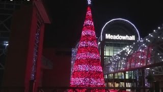 Meadowhall Sheffield Christmas Lights Show 2015 Fun [upl. by Adnalor]