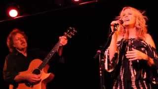 Vonda Shepard Live singing I Only Wanna Be With You [upl. by Derron494]