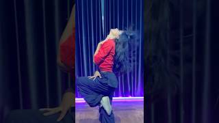 Touch me🔥✨  Ria Singh dhoom 2 shortsfeed touchme explorepage dance bollywoodsongs [upl. by Martijn]