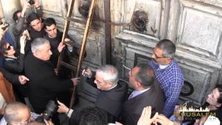 Opening the Doors of the Church of the Holy Sepulchre [upl. by Adnawot]