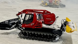 MEGA RC PISTENRAUPEN IM SCHNEE  RC PISTENBULLY RC SCHNEEFRÄSE RC PISTENFAHRZEUGE RC SCHNEEPFLUG [upl. by Bullis]