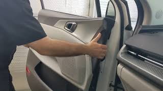 2022 Kia Carnival EX Sliding Minivan Doors  Autoblog Short Cuts [upl. by Eniluap]