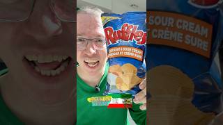 چیپس آمریکایی رافِلز طعم پنیر چِدار و خامه ترش تیست تست کردم RUFFLES CHEDDAR AND SOUR CREAM Chips [upl. by Anilef231]