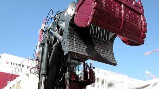 Escavatore Frontale Gigante Bucyrus RH120E al 29° Bauma di Monaco di Baviera [upl. by Jobe]