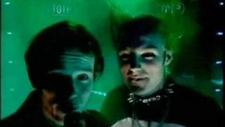 Boyzone  Ronan Keating and Stephen Gately present TOTP Ro dresses as Keith Flint from The Prodigy [upl. by Doowyah]