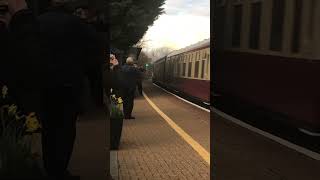 60007 Sir Nigel Gresley flying through Heyford [upl. by Ysnil]