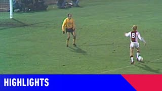 Highlights • Ajax  Feyenoord 01111975 [upl. by Nnewg]