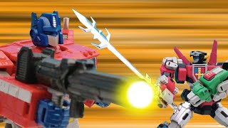 Epic Stop Motion Battle  Optimus Prime VS Voltron GoLion optimusprime voltron stopmotion [upl. by Monahon996]