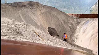 Barge unloading 5000 tons of crushed phosphorite ore  Vlog of work on barge  Relaxing video [upl. by Airetnuhs]