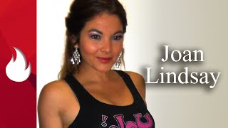 ♥ Joan Lindsay modelando jeans de la marca Yol Fashion en desfile Willax TV [upl. by Spitzer]