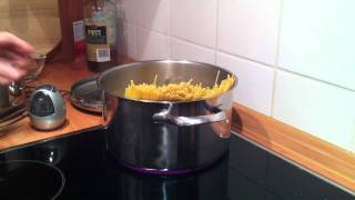 Spaghetti  Nudeln al dente kochen  so gehts [upl. by Atiroc]