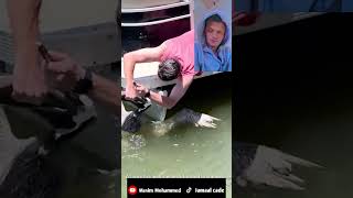 Pelican gets a fish stuck in his throat and a man rescues him Must see it now sealife seafood [upl. by Salisbury654]