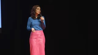 O vestir estratégico como hackear sua imagem pessoal  Gabriela Ganem  TEDxLeblon [upl. by Aeniah765]