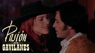 Pasion de Gavilanes  Dinora y Fernando son amantes [upl. by Niessuh]