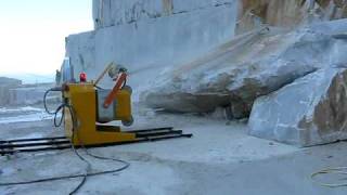 DIAMOND WIRE SAW S850EG IN CARRARA QUARRY [upl. by Moncear]