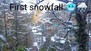 Season ka first snowfall🌨️🥶 sundar nazara🏔️❄️☃️ vlog thoda late ho gya😀shimla snowfall [upl. by Strohben]