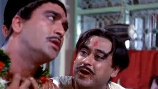 Sunil Dutt Tries To Sing  Sunil Dutt Kishore Kumar amp Saira Banu  Padosan [upl. by Nahguav]