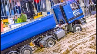 RC Trucks Mercedes Actros STUCK Container fire [upl. by Miru453]