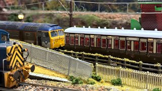 Derailing Dapol Toplight Coach  Easy fix  Layout Derailments Short circuits Peco turnout problem [upl. by Sandberg74]