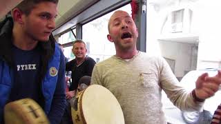 Tarantella calabrese sul bus con Giuseppe Sapone [upl. by Ayotnom604]