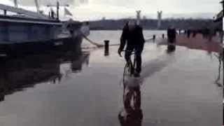 La Seine déborde sur les quais à Rouen [upl. by Albarran659]