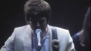 Oasis  Dont Look Back In Anger  Live in Seoul Korea 2009 [upl. by Earissed909]