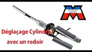 Mobylette  Déglaçage cylindre avec un rodoir à cylindre [upl. by Hsekar]