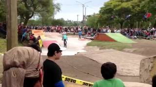 Competencia de skateboar en Salto plazoleta de los recuerdos [upl. by Idaf]