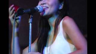 SITTI Bossa Nova  quotShaker Songquot Live  Phi Bar Metrowalk [upl. by Navets637]