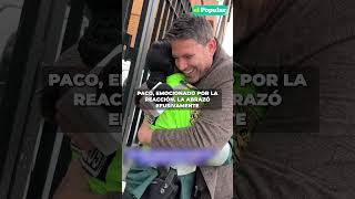 PACO BAZÁN regala flores amarillas a mujer policía y sucede lo inesperado shorts [upl. by Beane]