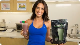 How to make a delicious GREEN SMOOTHIE—Yogo Berry Shakeology Recipe  Autumn Fitness [upl. by Wyly]