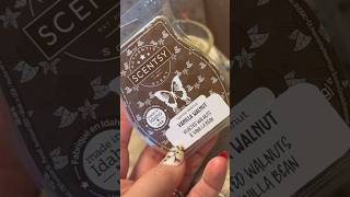 Scentsy BBMB Vanilla Walnut Warm Review scentsy scentsywax [upl. by Eey]