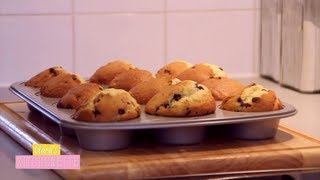 Les Muffins aux Pepites de Chocolat  Claras Kitchenette  Episode 10 [upl. by Akeenat]