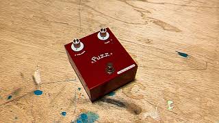 Short DEMO  New Pedal “ puzz “ 19691970 Hendrix Style fuzz pedal [upl. by Packer855]