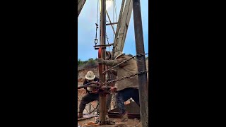 Floorman Trip Pipe rig pipe drilling floorman trip [upl. by Alyhc918]