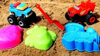 Juegos en la playa Blaze y Gus juegan con moldes de arena [upl. by Nad]