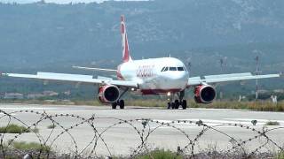 Landing vliegtuig vanuit de bergen op vliegveld Samos [upl. by Eicrad]