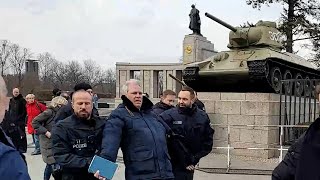 Heiko Schönings Verhaftung KOMPLETT kurz vor Friedensdemo gegen Taurus 10032024 Berlin [upl. by Edelstein472]